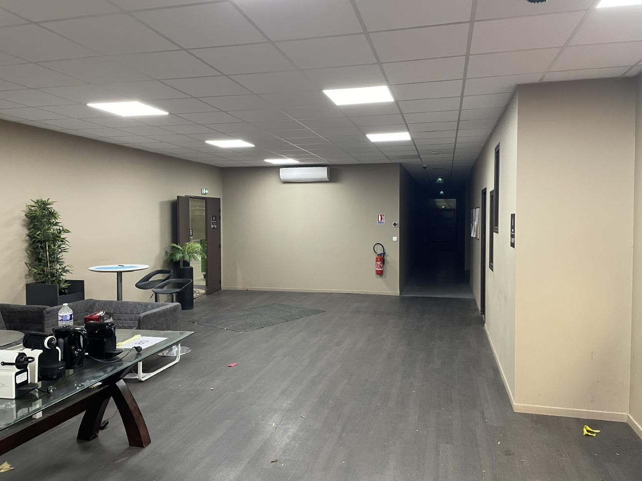 Entrepôt Saint-Ouen-l'Aumône 3993m² Location entrepôt Saint-Ouen-l'Aumône Val-d'Oise OLLOG2317136 2